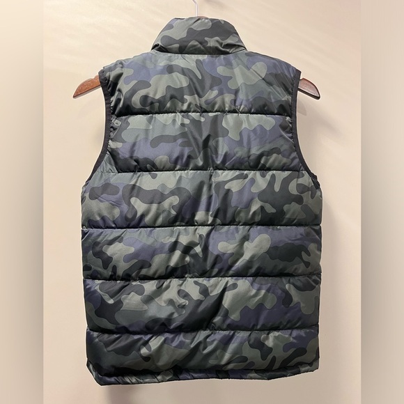 Boys Gap Camo Puffy Vest size Large - Picture 5 of 9